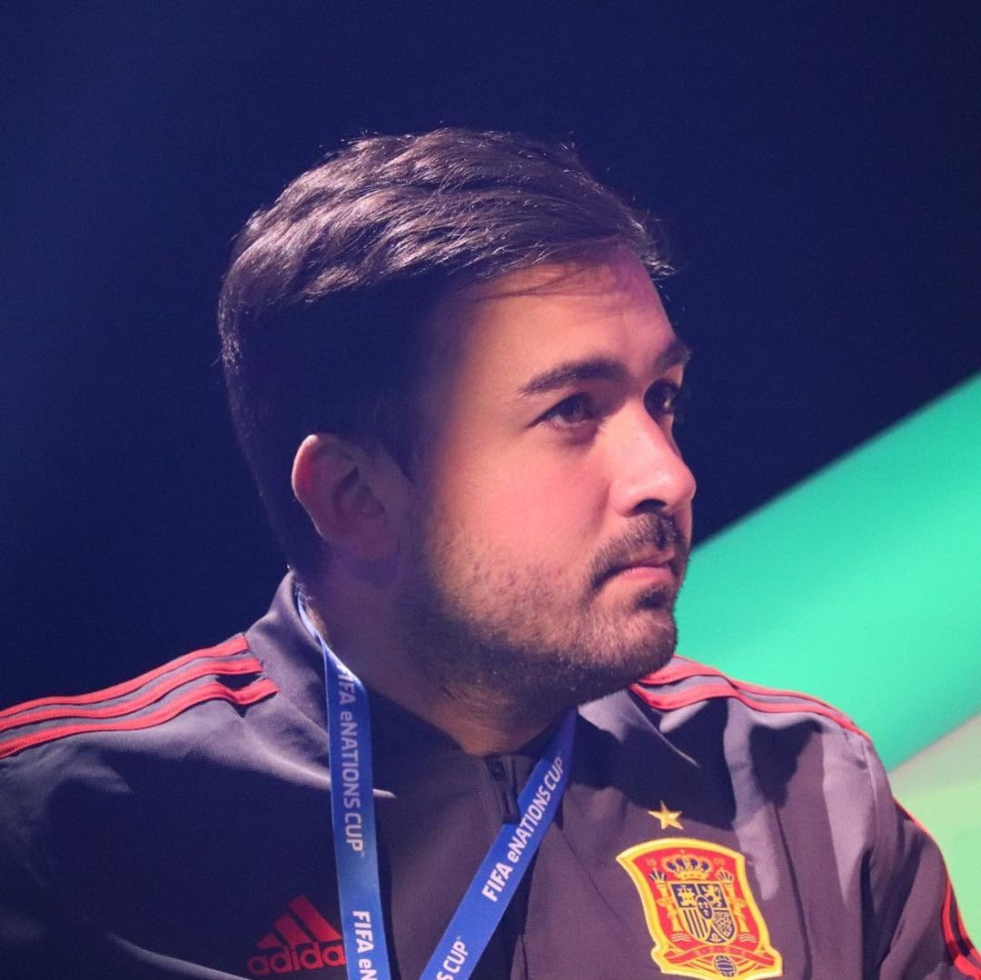 Alfonso Ramos con el chándal de la selección española en la FIFA eNations Cup 2019